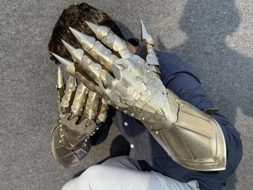 Steel nazgul gauntlets pair - nazgul,