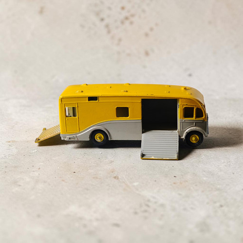 Dinky supertoys horsebox - dinky,