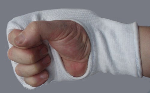 Hand protecton mitts gloves - protecton,