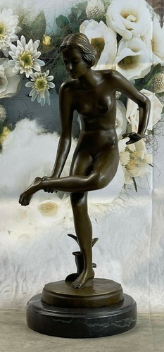 Art deco nouveau classic nude - classic,