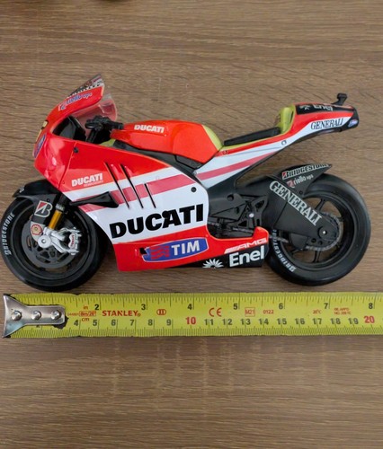 Maisto ducati desmosedici - ducati,
