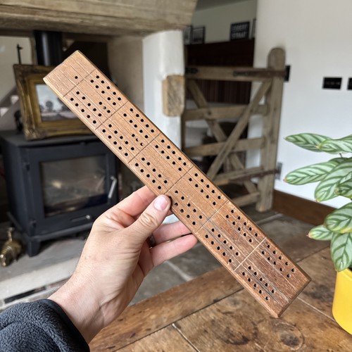 Vintage wooden cribbage board - vintage,