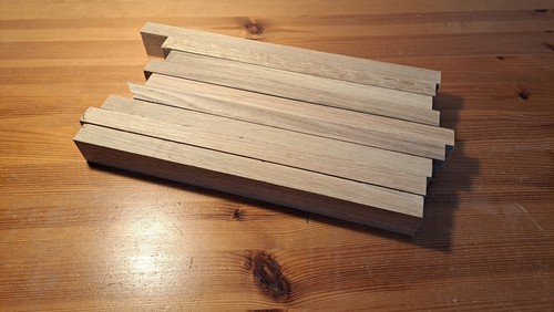Pieces solid oak offcuts - 9,
