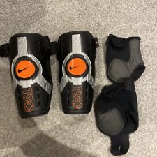 Nike T90 Size Large Shin Pads