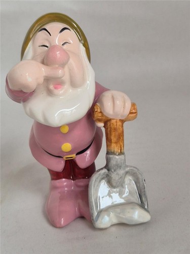 Disney sneezy dwarf - disney, snow