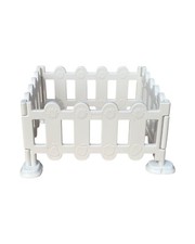 4 - Plastic Fences No Gate