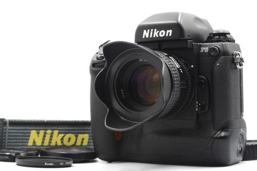 Near mint hood nikon - w/hood*,