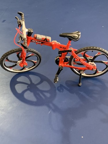 Scale diecast metal - 1:10,