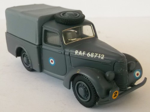 Dinky commer 8cwt van - commer,