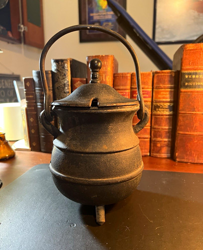 Vintage cast iron cauldron - cast,
