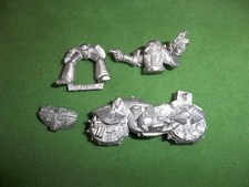 WARHAMMER40K  ROGUE TRADER SPACE MARINE WITH BOLT PISTOL ON BIKE    LOT U
