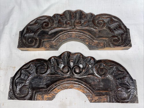 Carved oak panels pediment - carved,