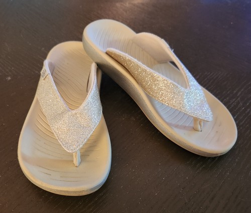 Hey dude gold flip flops - , size