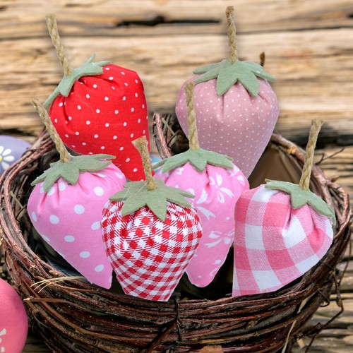 Strawberries figurines tray - strawberries,