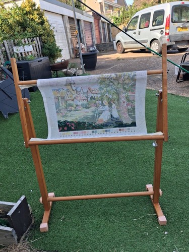 Floor standing tapestry frame