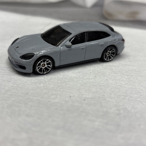 Hot wheels porsche panamera - hot,