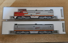 KATO 176-4102 176-4122 Santa Fe PA-1 PB-1 2 Locomotive Set - Great Condition