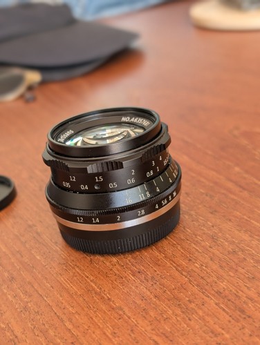 Artisans 35mm 2 - f1.2, manual