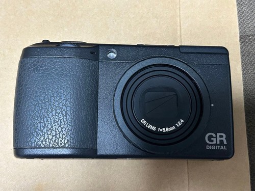 Ricoh digital compact - gr,