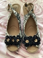 Hotter Black & White Patterned