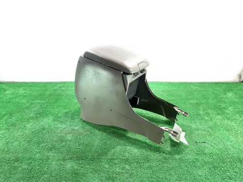 5891060020 center seat armrest