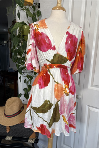 White closet floral - white,