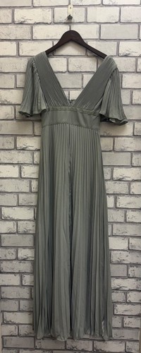 Bnwt asos design sage green - asos,