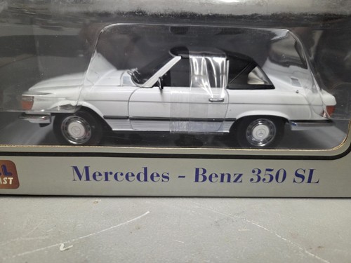Vtg mercedes benz - mercedes-benz, white