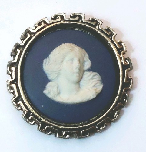 Dark blue wedgwood - blue,