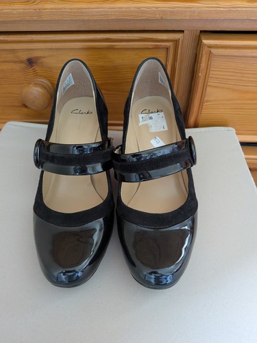Clarks black mid heel - black,