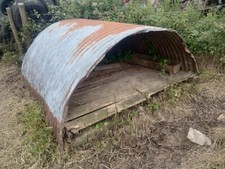 Pig Arc With Floor And Back