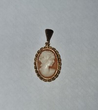 9ct gold cameo pendant