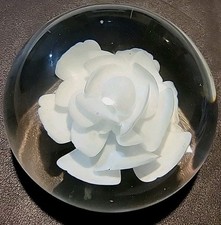 White Rose Paperweight Very