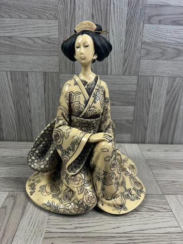 Geisha figurine ivory - geisha,