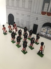 14 X BRITAINS SCOTS GUARDS