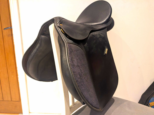 Wintec horse saddle - horse, 18in