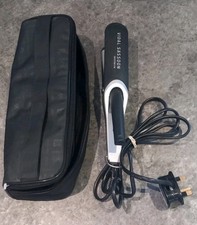 Vidal Sassoon Maximum  Wide  Plate Hair Straightener 1 Heat Setting with bag. 