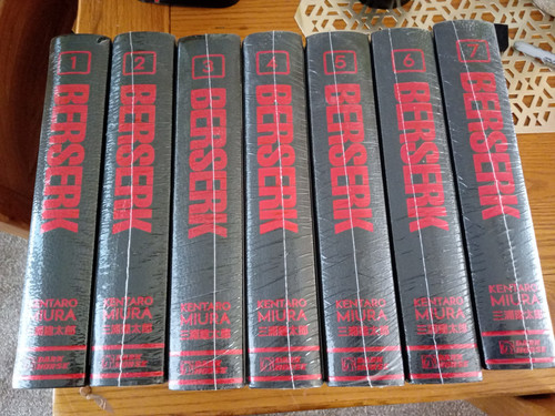 New berserk deluxe edition - deluxe,
