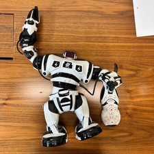 Wowwee robosapien robot - robosapien,