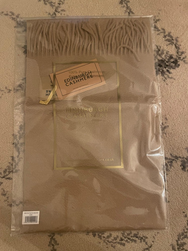 100 pure cashmere - 100%, plain