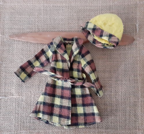 1970s sindy dolls checky coat - sindy,
