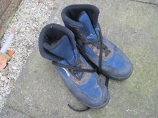 Moac walking boots UK 9