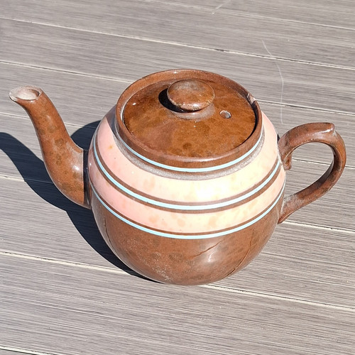 Ceramic round tea - pot, glossy