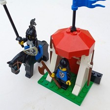 LEGO Vintage Knights Castle 6035 Castle Guard 100% Complete