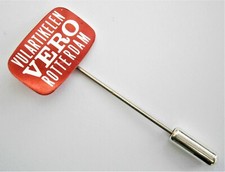 W744) Vintage Vero Vulartikelen Rotterdam advertising lapel tie pin badge