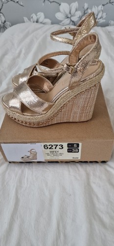 Stunning river island gold - river,