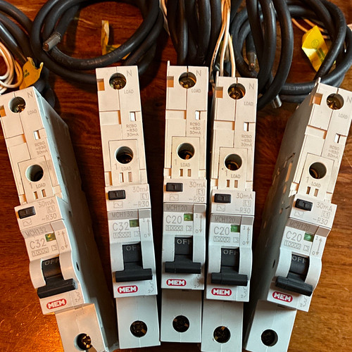 Mem mr30 eaton rcbo amp - eaton,