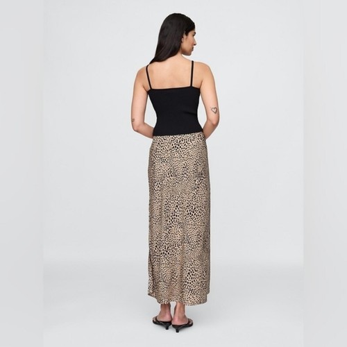 Nwt gap crepe maxi slip - nwt,
