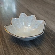 White Porcelain Scallop Shell