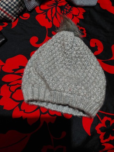 Ladies men bobble hat with - bobble,